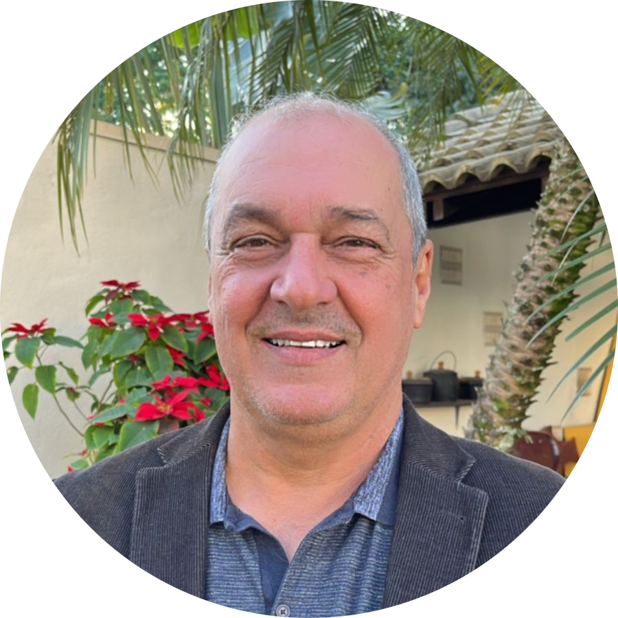 Go to the profile of Luiz A T Machado