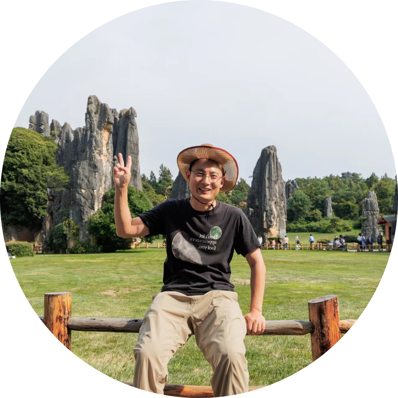 Go to the profile of Song Wang