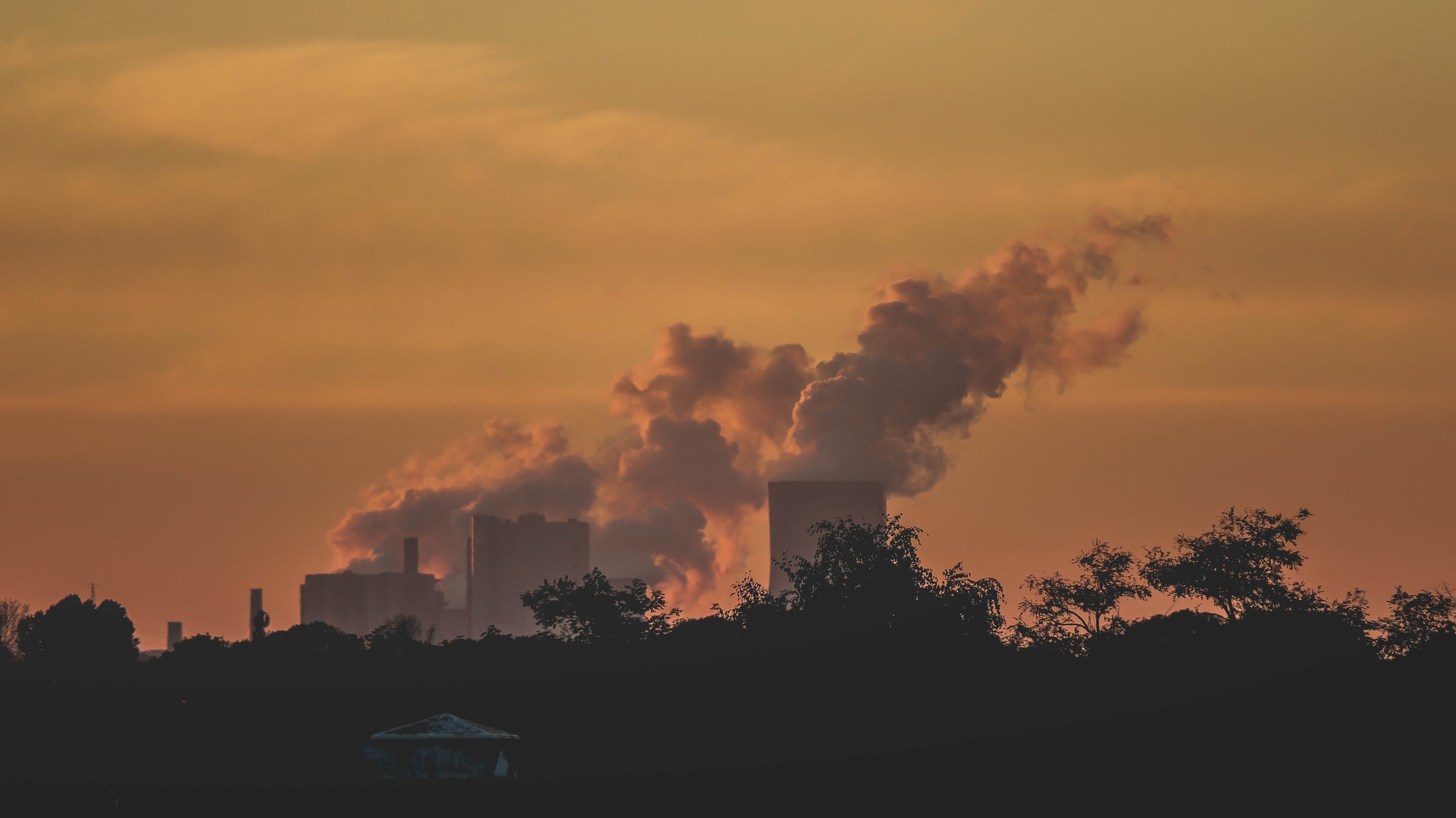 Achieving Net-Zero Greenhouse Gas Emissions in California Saves Lives