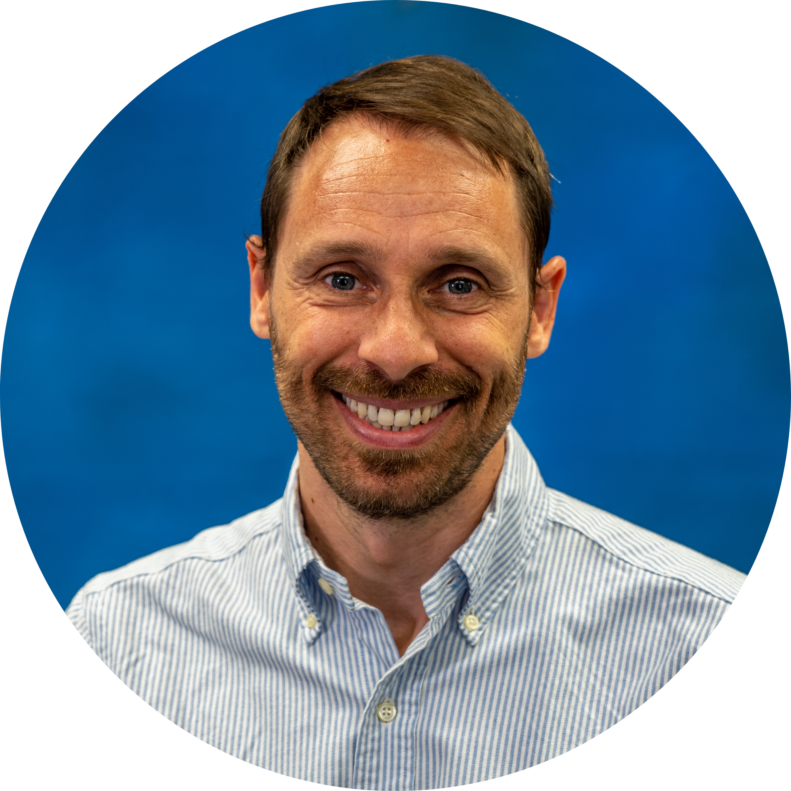 Go to the profile of Roberto