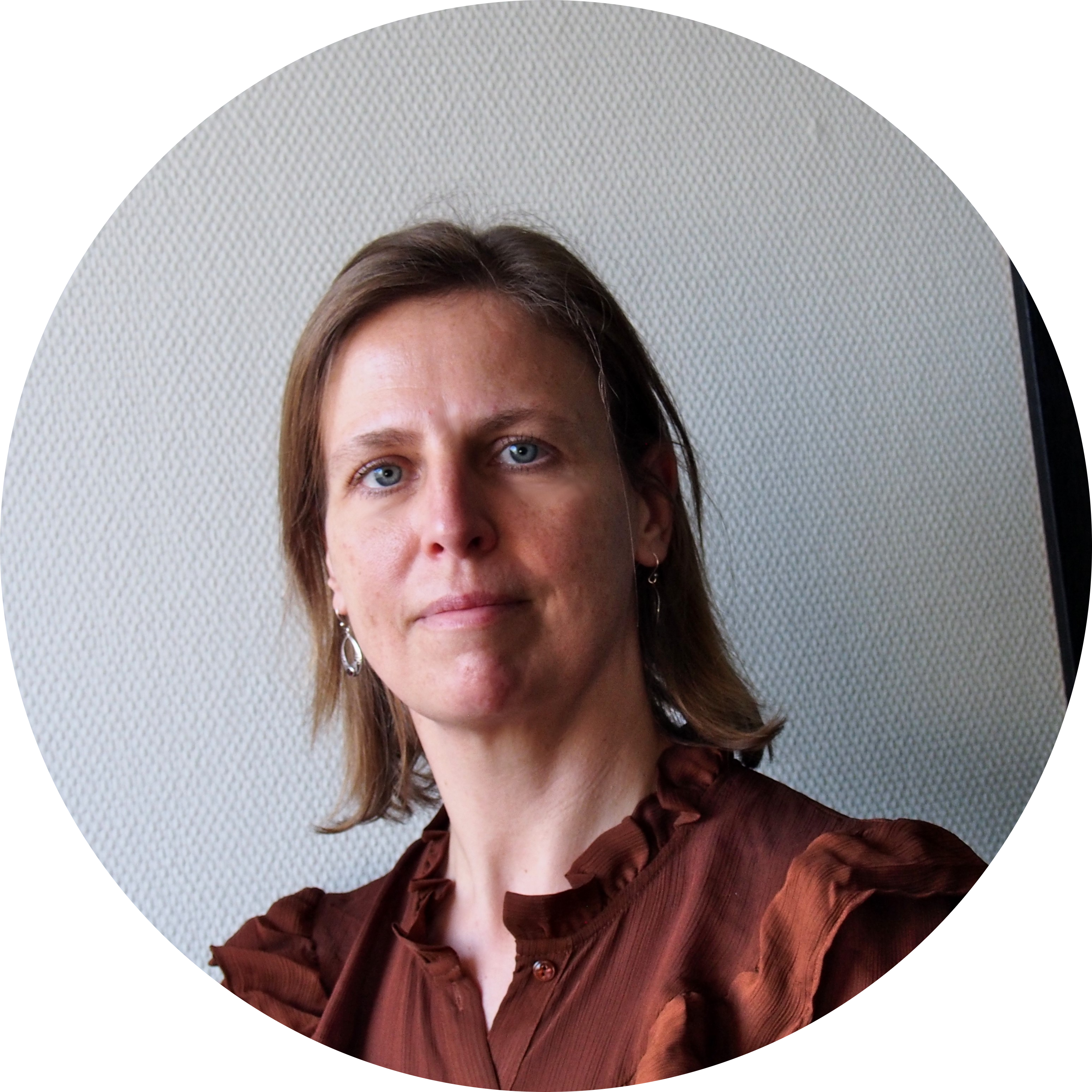 Go to the profile of Isabelle Lamsoul