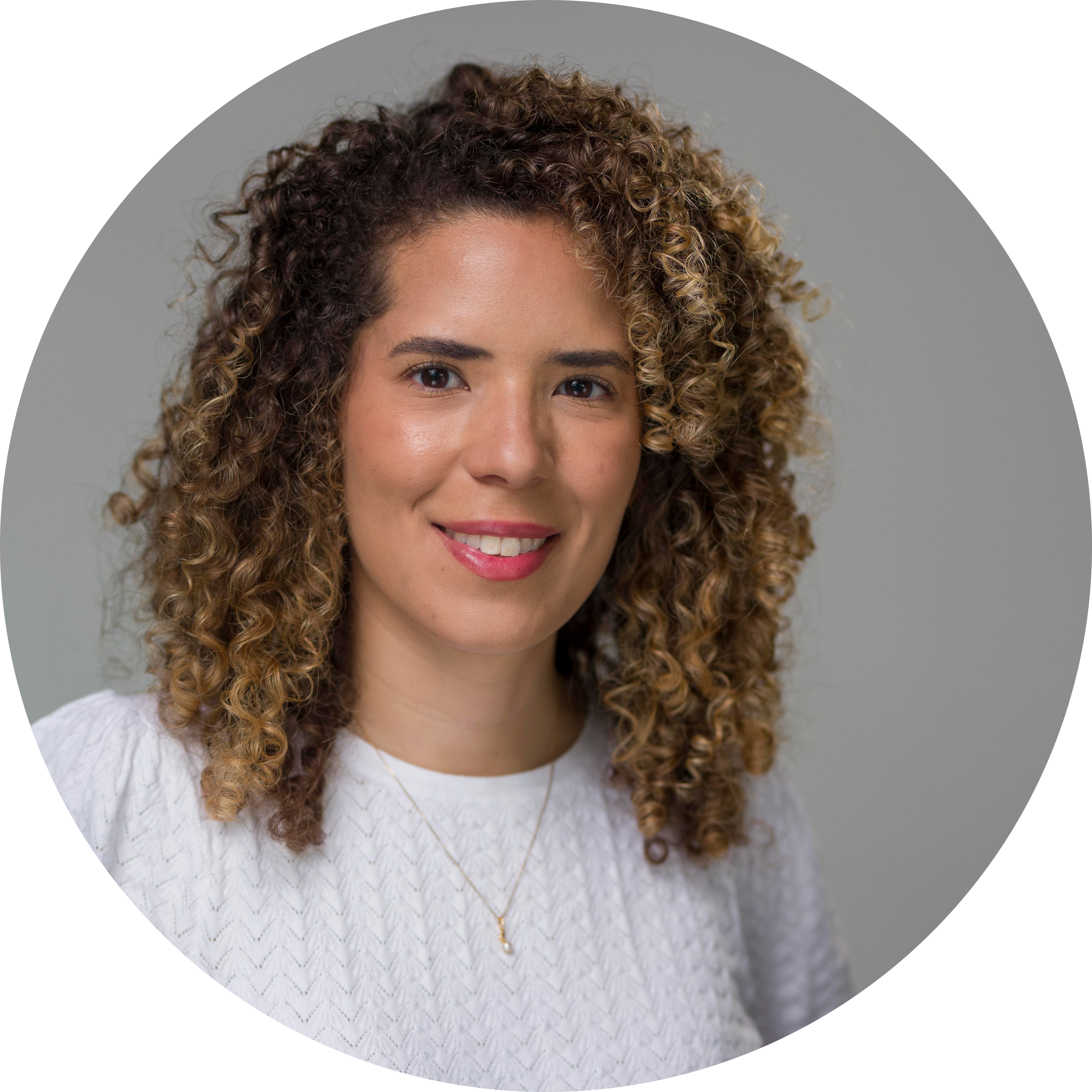 Go to the profile of Danielle Leal Ramos