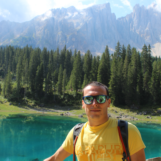 Go to the profile of Andrea Maroni