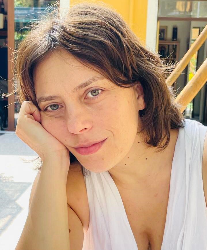Go to the profile of Adriana  Salatino