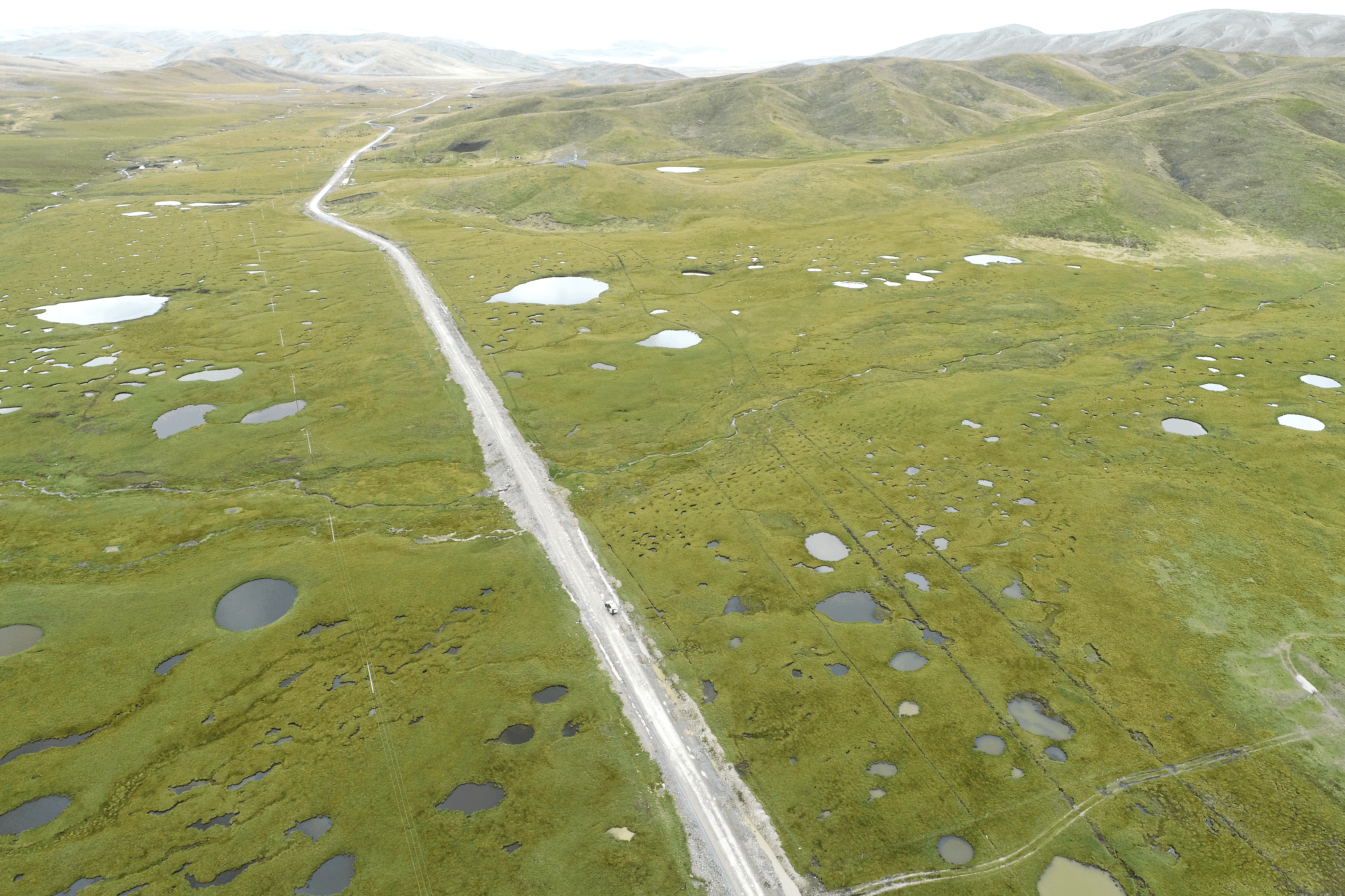 Thermokarst lake methane emissions on the Earth’s Third Pole
