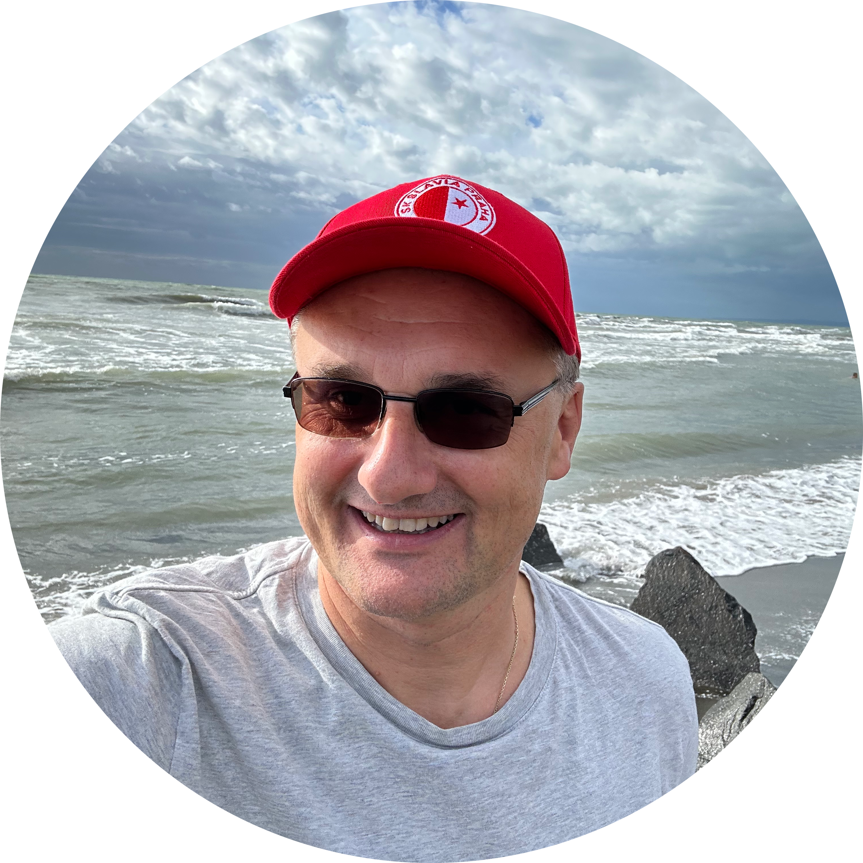 Go to the profile of Tomas Stopka