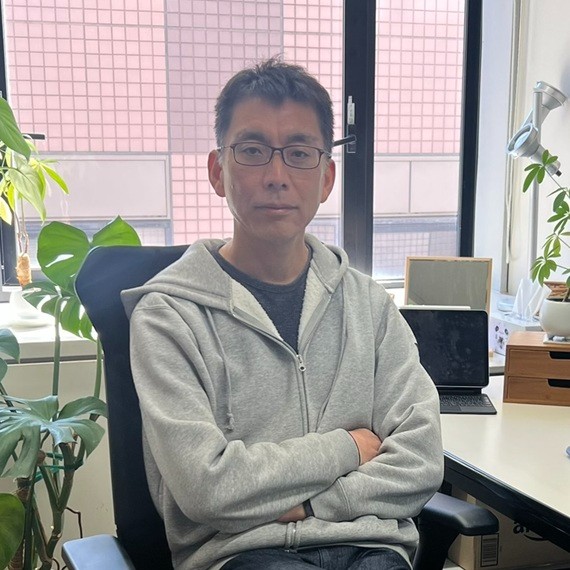 Go to the profile of Hitoshi Yamamoto