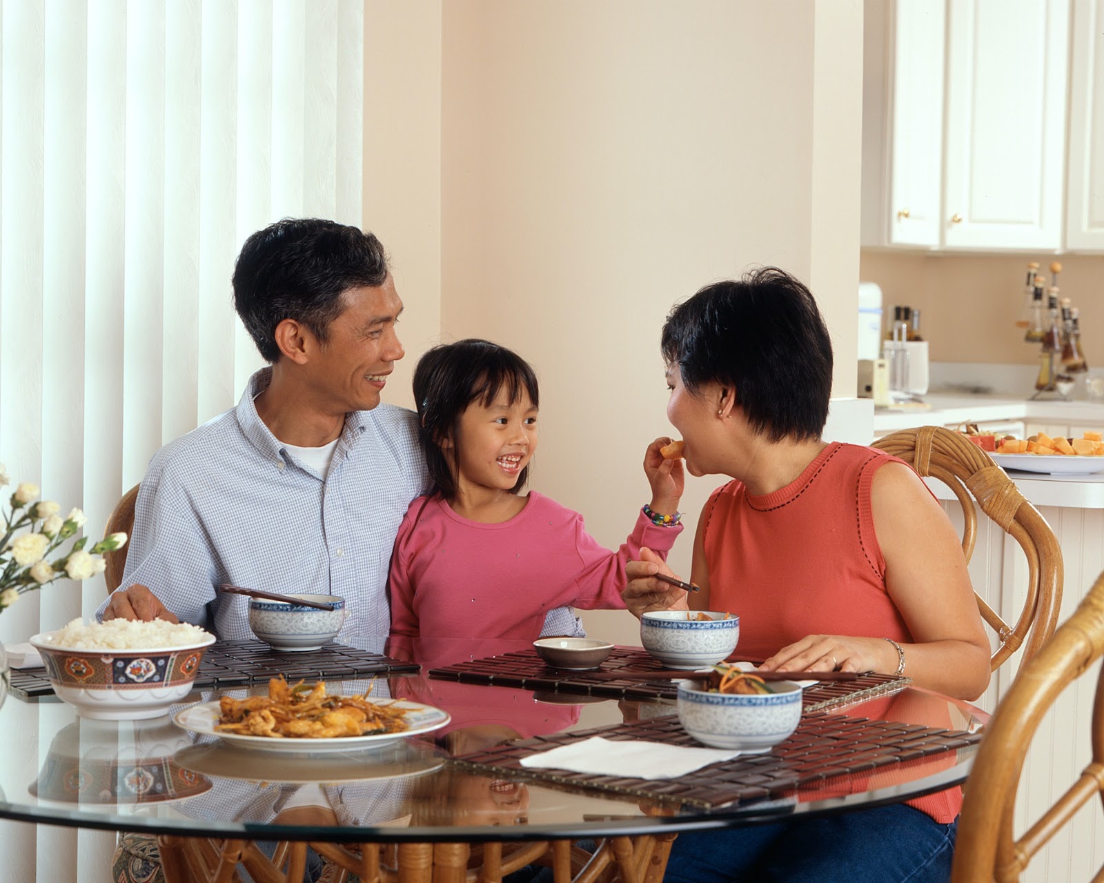 The complexity of social cues processing