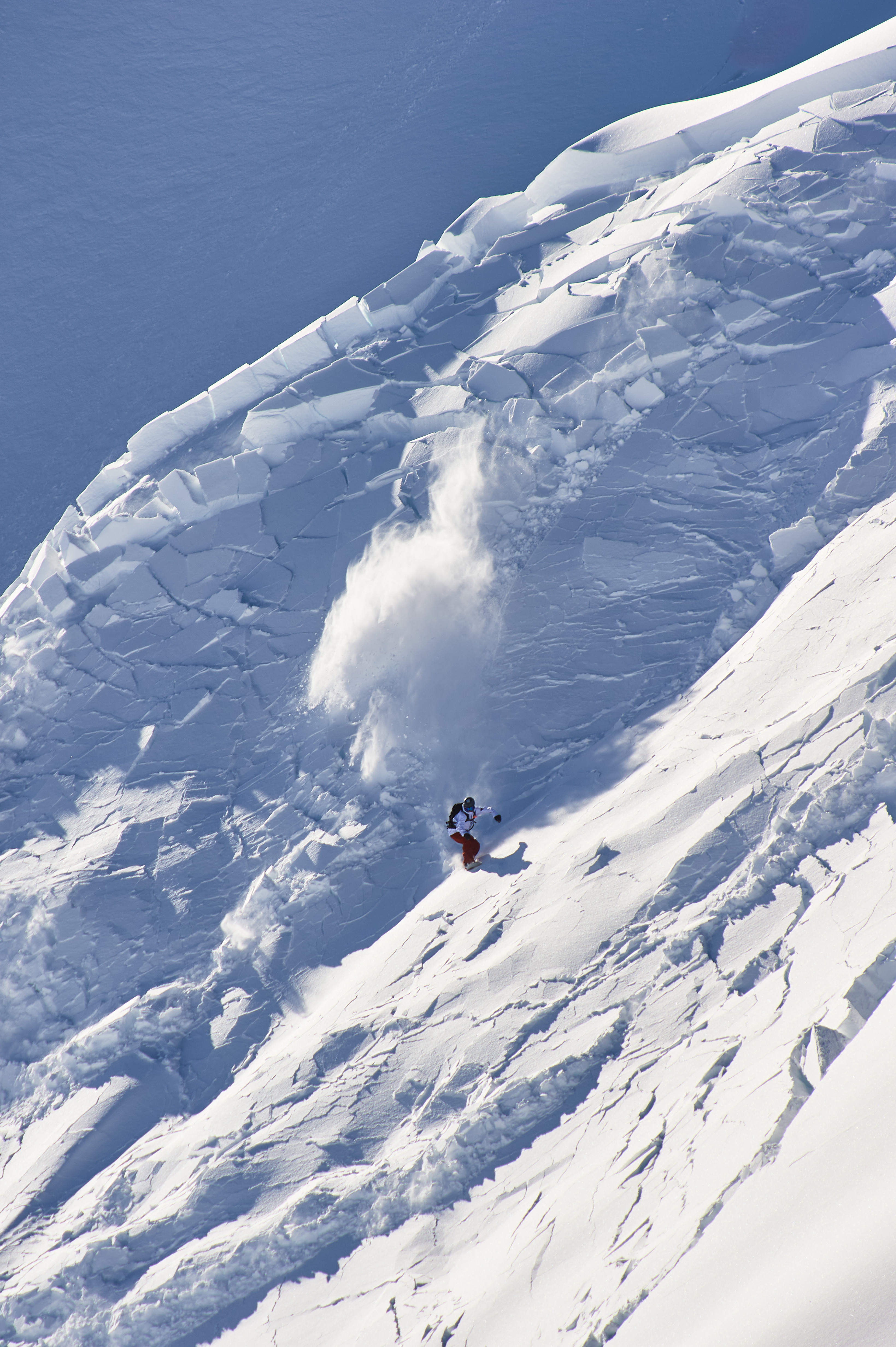 Supershear snow avalanches