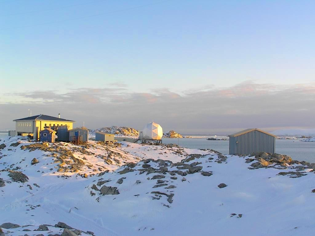 Increasing ocean wave energy observed in Earth’s seismic wavefield since the late 20th century