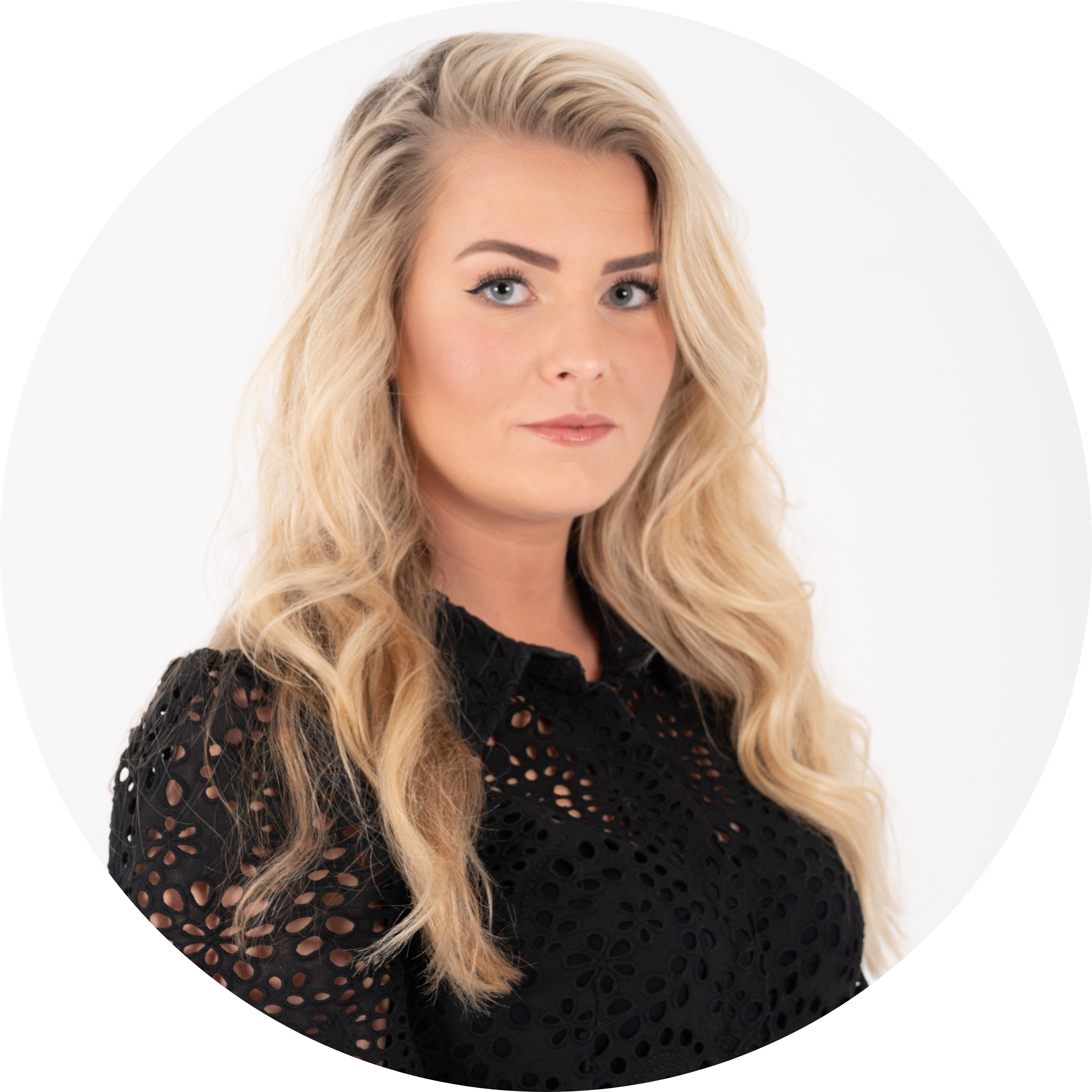 Go to the profile of Manette Dinnessen