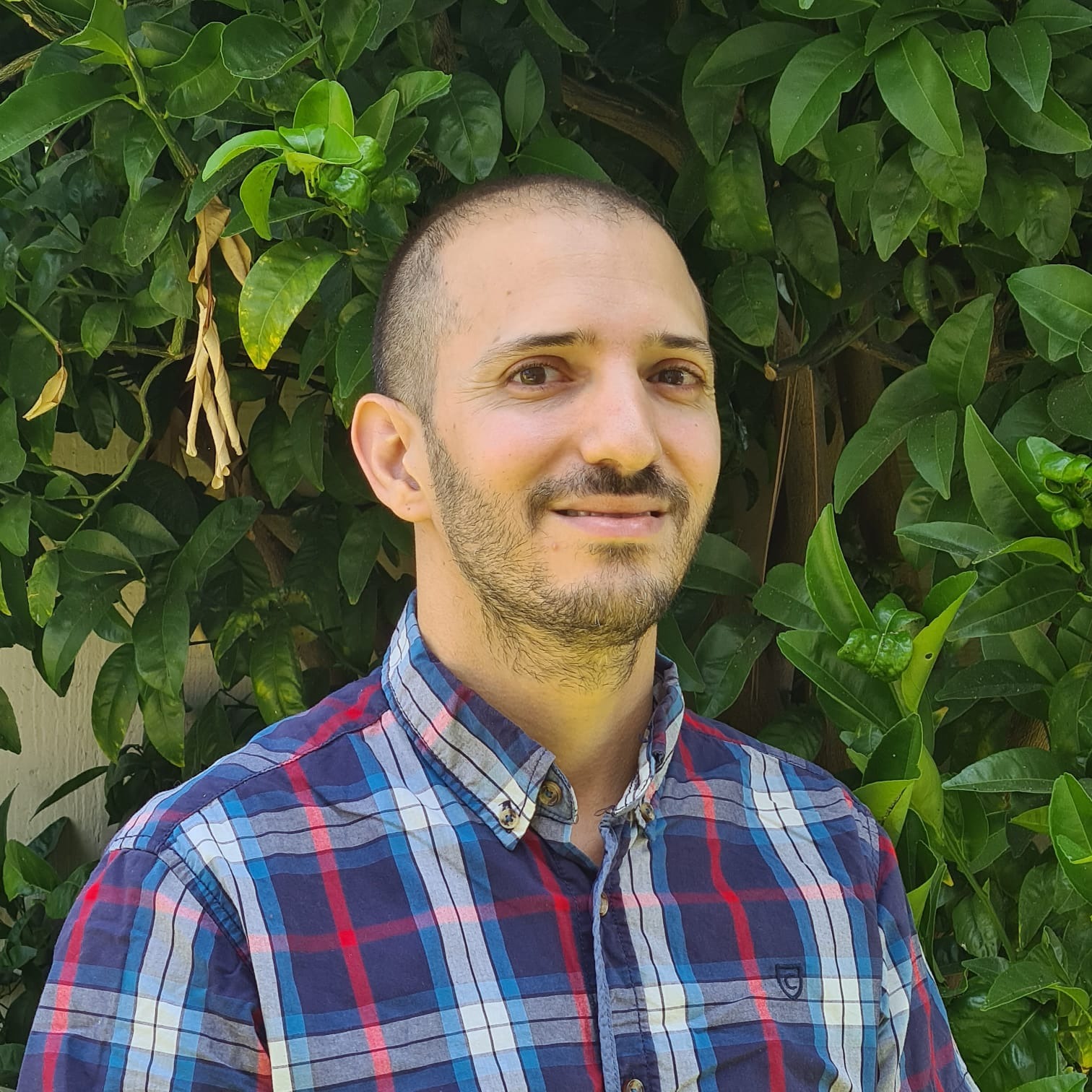 Go to the profile of Yishay Pinto