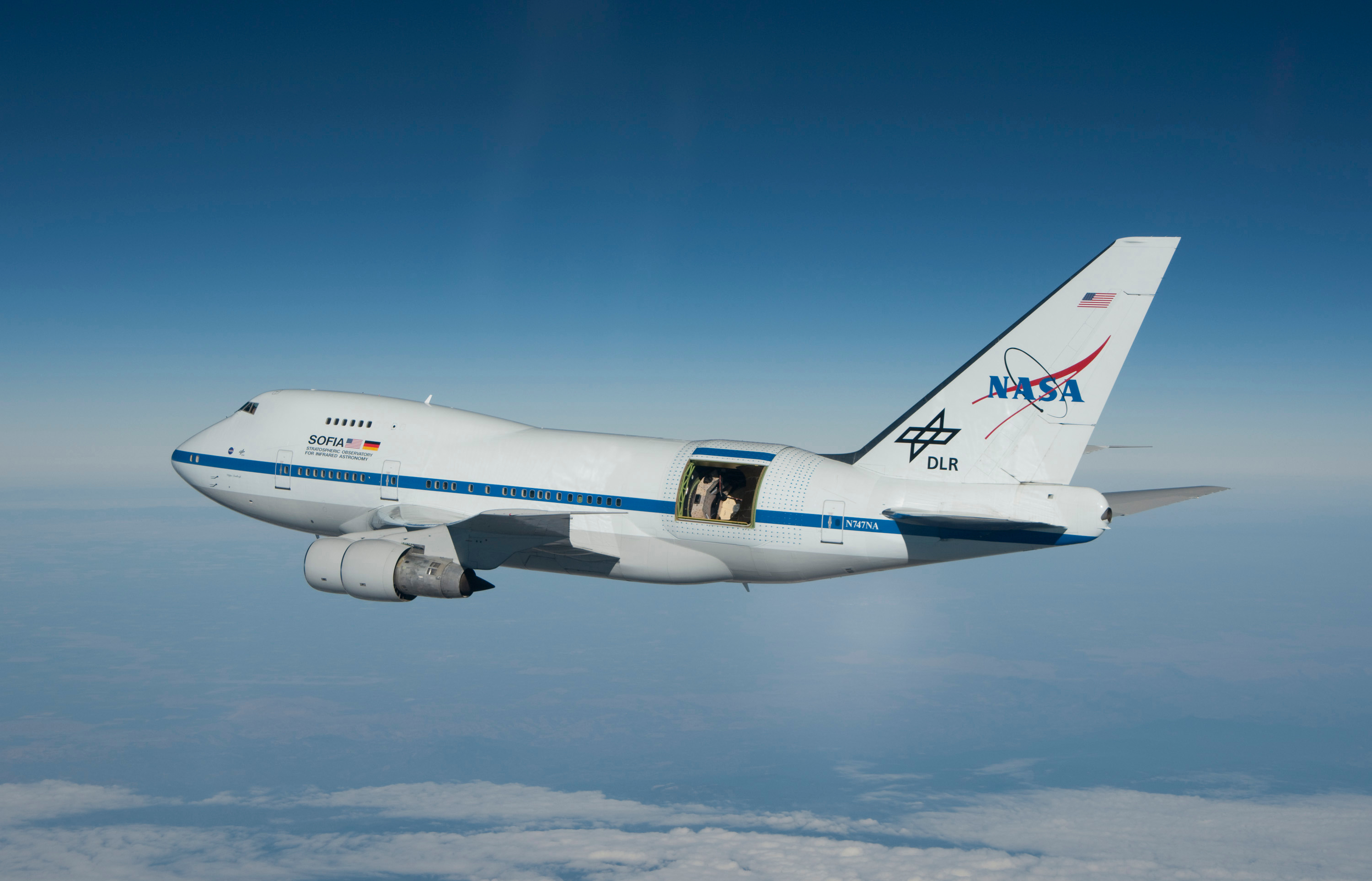 Atomic oxygen in the atmosphere of Earth: A new detection method