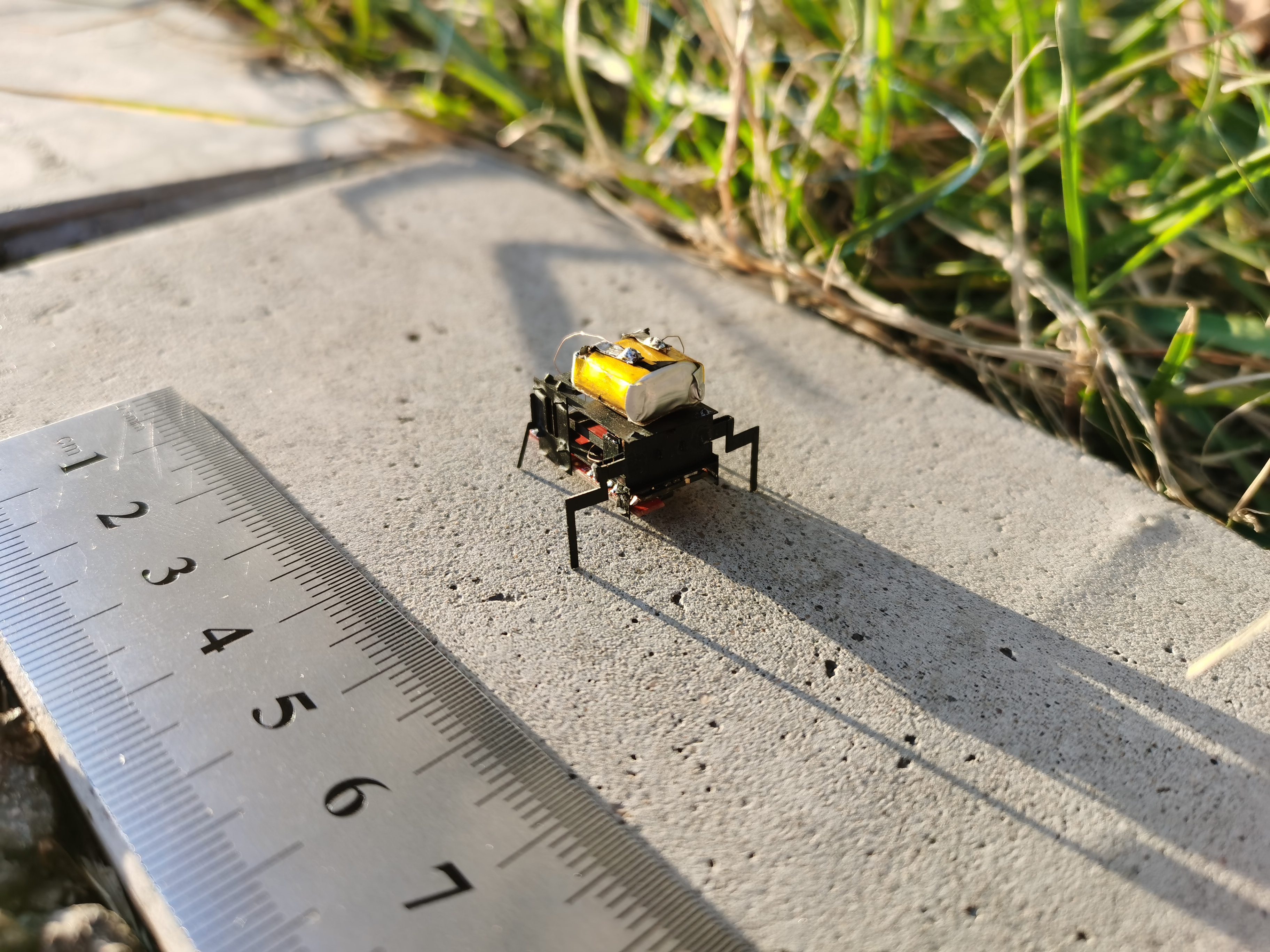 A Wireless Controlled Robotic Insect with Ultrafast Untethered Running Speeds