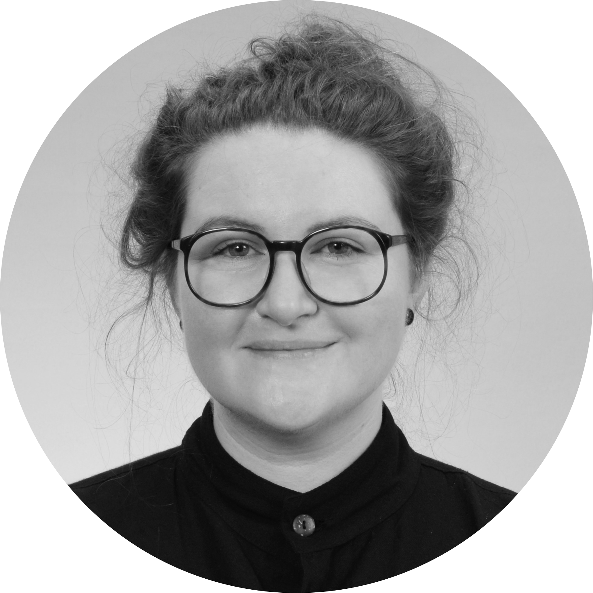 Go to the profile of Lena Barra