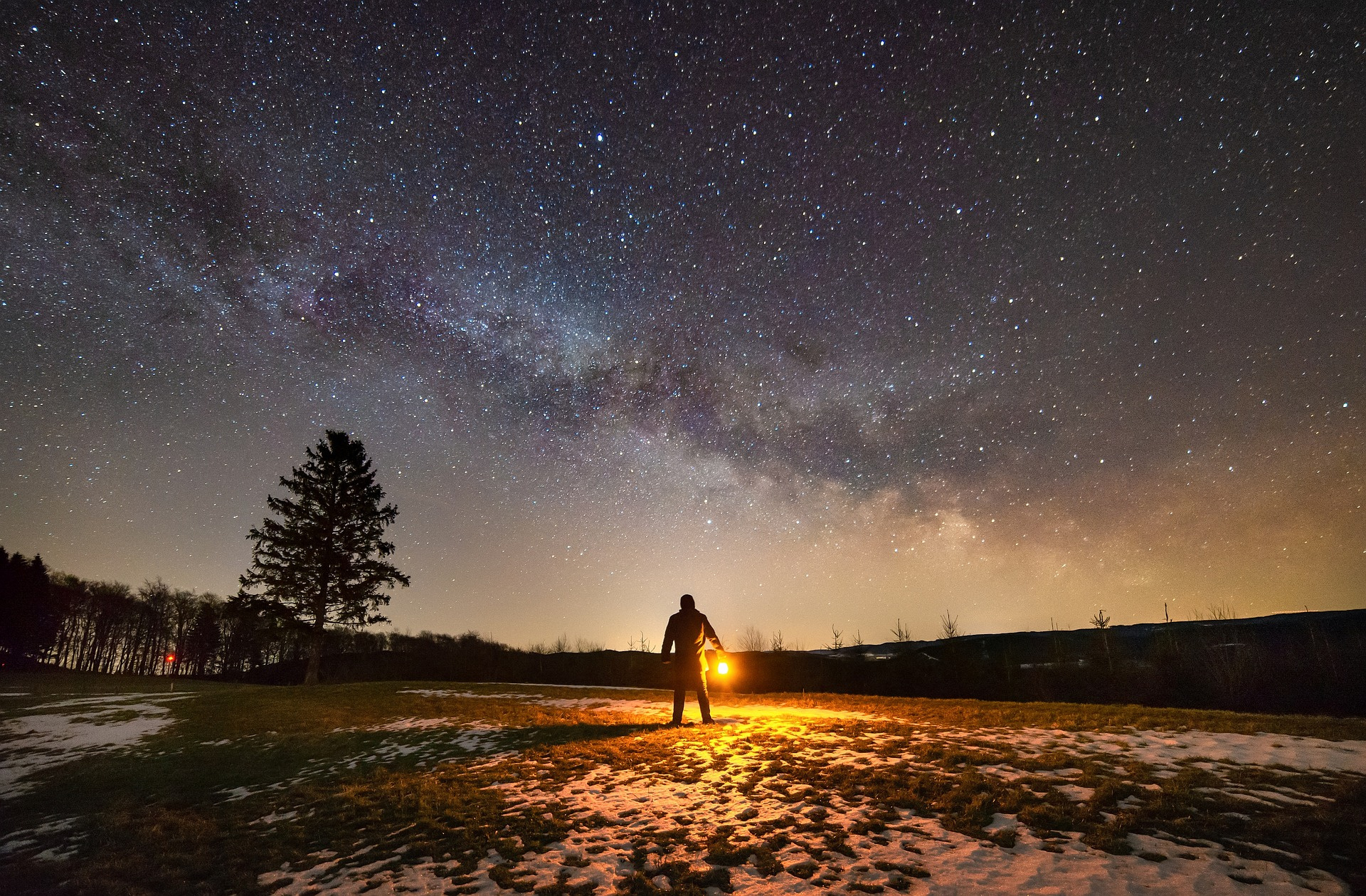 Book Review: A Cosmologist Throws Light on a Universe of Bias