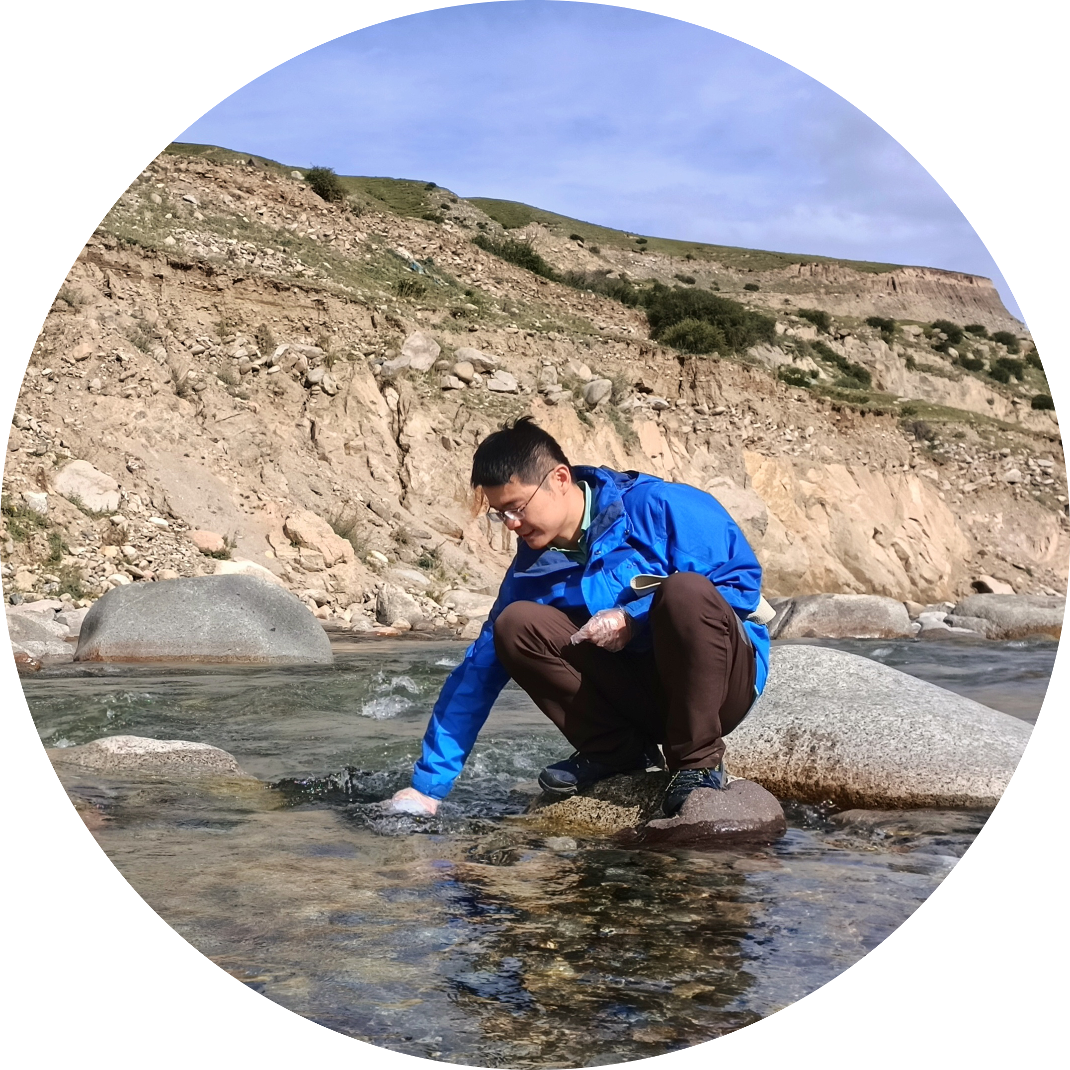 Go to the profile of Jianqing Du